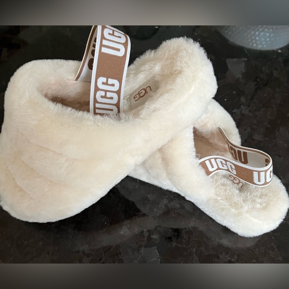 🐝UGG Cream Fluffy Slide Sandals - Picture 4 of 6